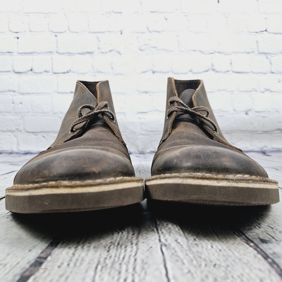 CLARKS | Bushacre II lace-up distressed leather chukka desert boots - Picture 6 of 10